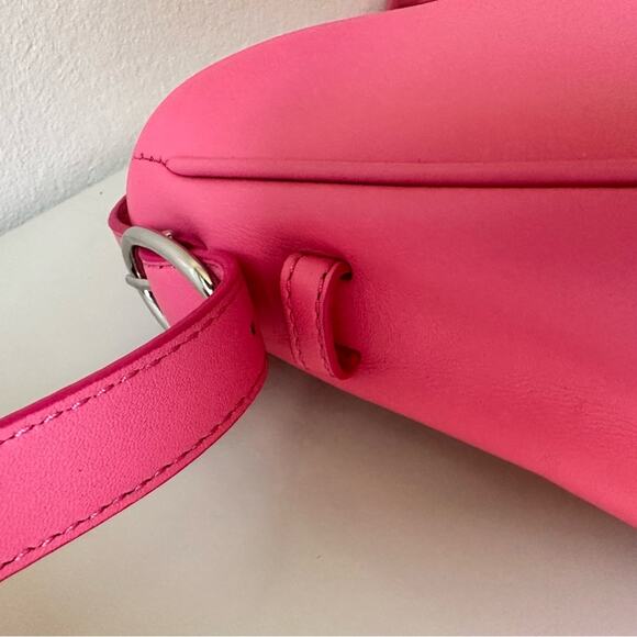 NEW MARC JACOBSChain-Link Leather Shoulder Bag w/ Tags - Picture 5 of 15